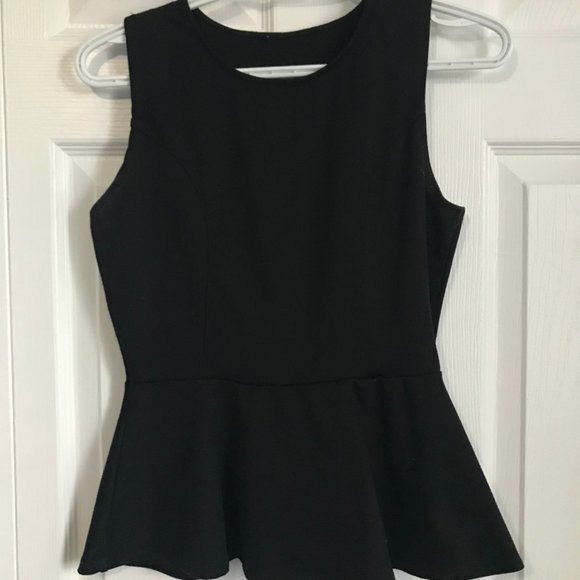 Black sleeveless top - Picture 3 of 4